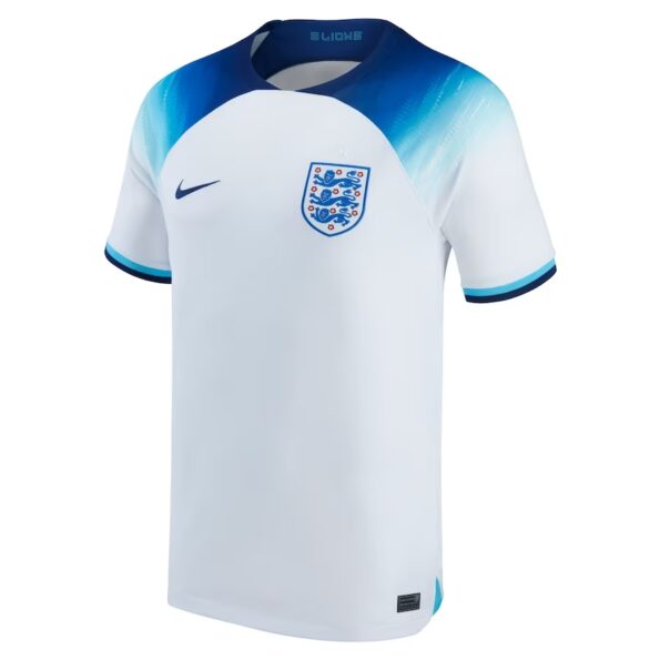 england-home-stadium-shirt-2022_ss4_p-13303881-pv-1-u-1gyv3sga3i4yes32a18g-v-8a902997d2824b00966f2ad